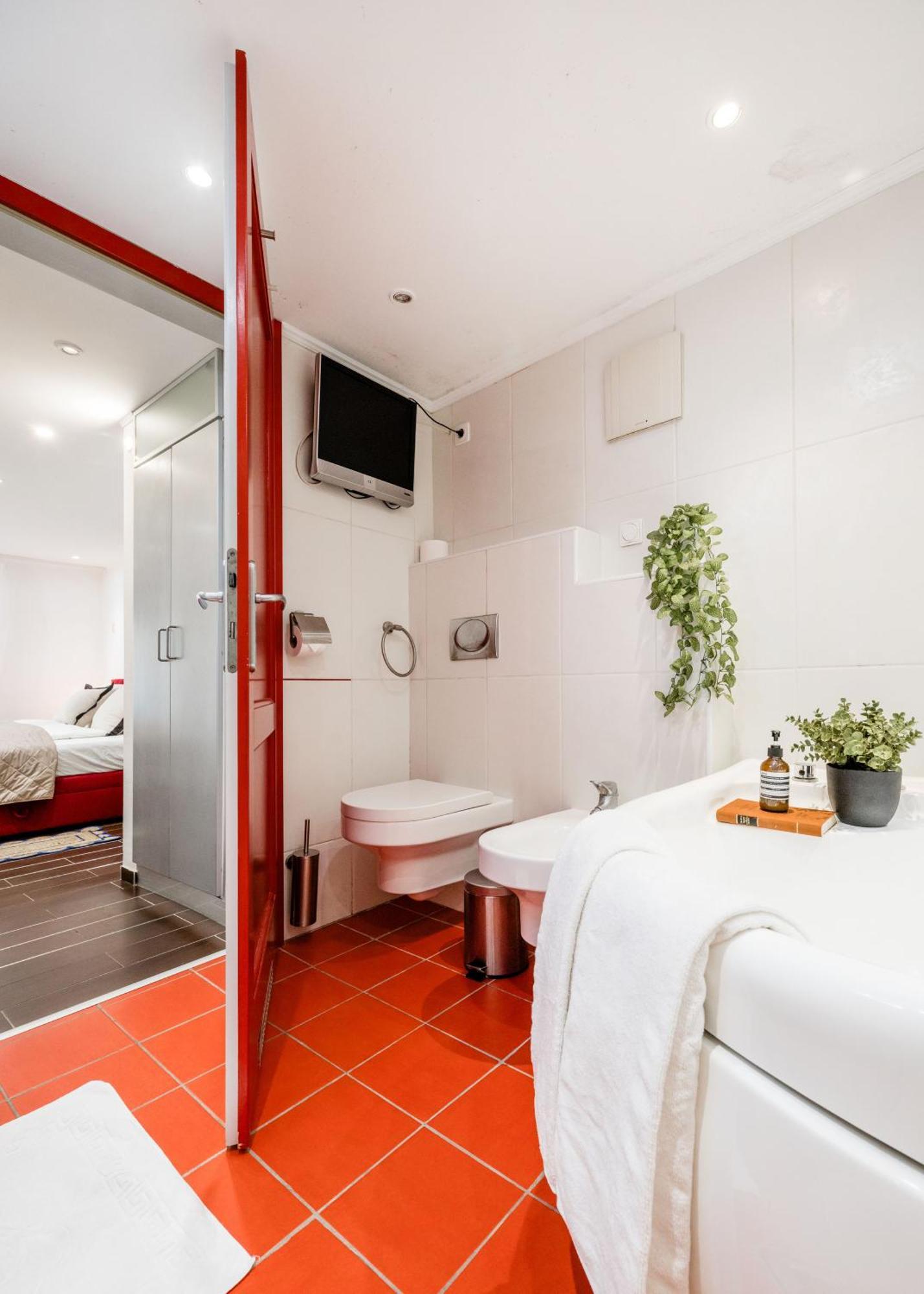 Chic Retreat With Jacuzzi By Gozsdu Udvar & Fashionst *
